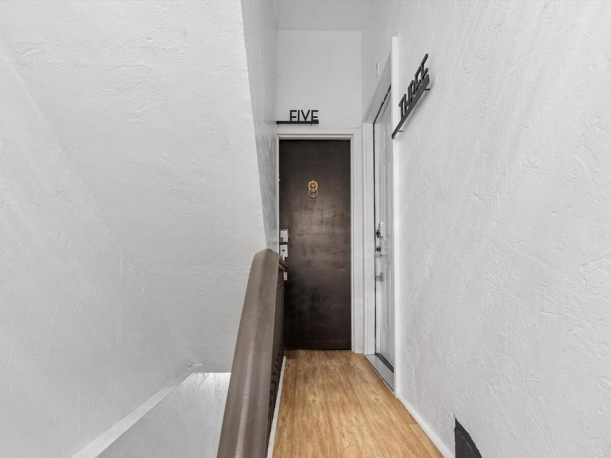 Lawrenceville !5 Spacious And Quiet Three Bedroom With Free Street Parking Apartamento *