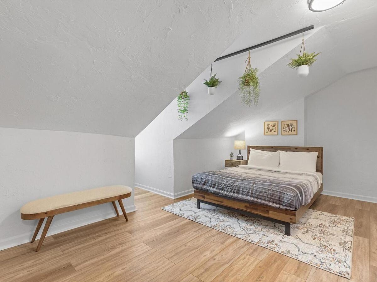 Apartment Lawrenceville !5 Spacious And Quiet Three Bedroom With Free Street Parking Pittsburgh